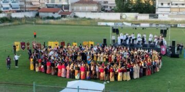 Στιγμιότυπο από το 1ο Παιδικό-Εφηβικό Φεστιβάλ Ποντιακών Χορών του ΣΠοΣ Δυτικής Μακεδονίας και Ηπείρου (φωτ.: e-ptolemeos.gr)