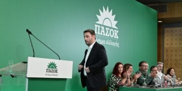 Ο Νίκος Ανδρουλάκης λίγο προτού ανακοινώσει τη διενέργεια εσωκομματικών εκλογών (φωτ.: EUROKINISSI / Τατιάνα Μπόλαρη)