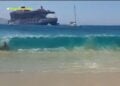 Απόσπασμα από βίντεο που τραβήχτηκε από την παραλία του Αγίου Στεφάνου, στη Μύκονο (πηγή: Glomex)
