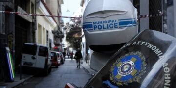 Μηχανή της Δημοτικής Αστυνομίας στο κέντρο της Αθήνας (φωτ.: EUROKINISSI / Σωτήρης Δημητρόπουλος)