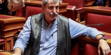 Ο Παύλος Πολάκης στο έδρανό του στη Βουλή (φωτ.: EUROKINISSI / Γιώργος Κονταρίνης)