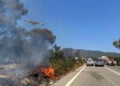 Πυροσβεστικό αεροσκάφος επιχειρεί στην περιοχή Άγιος Βλάσης στο Σοφικό Κορινθίας (φωτ.: ΑΠΕ-ΜΠΕ / Βασίλης Ψωμάς)