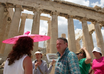 Διεθνή βραβεία τουρισμού κέρδισαν Αθήνα και Ακρόπολη