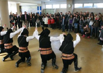 Εγκαίνια αίθουσας με έναν ποντιακό χορό στον Ευκλείδη