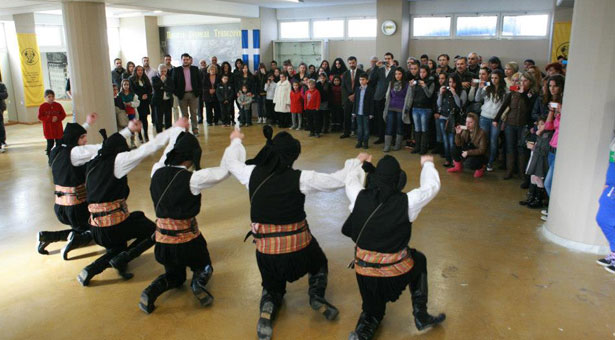 Εγκαίνια αίθουσας με έναν ποντιακό χορό στον Ευκλείδη