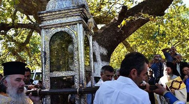 Εξορκισμός την ώρα λιτανείας του Αγίου Γερασίμου. Βίντεο