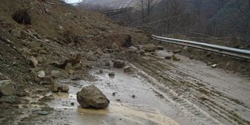 Διεκόπη η κυκλοφορία λόγω κατολισθήσεων