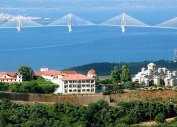 Σε εκκλησιαστικό σχίσμα οδηγείται η Μητρόπολη Ναυπάκτου