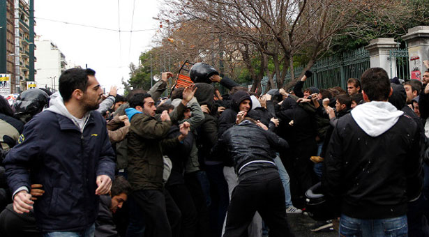 Επεισόδια στο Πολυτεχνείο με έναν τραυματία