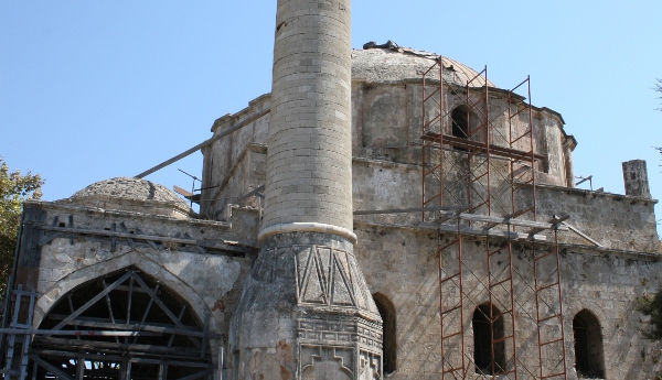 Επισκευές στο τέμενος Ρετζέπ Πασά στη Ρόδο