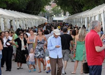 Χορεύοντας στο Ζάππειο με ένα βιβλίο