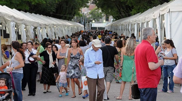 Χορεύοντας στο Ζάππειο με ένα βιβλίο