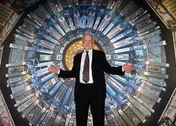 Το pontos-news.gr ξεναγείται στο περίπτερο του CERN στη ΔΕΘ (βίντεο)