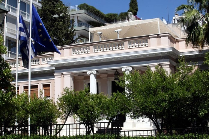 Στη συνάντηση της Τετάρτης ρίχνει το βάρος η κυβέρνηση