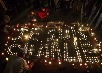 Φόρο τιμής στα θύματα του Charlie Hebdo απέτισαν δεκάδες χιλιάδες άνθρωποι σε όλο τον πλανήτη