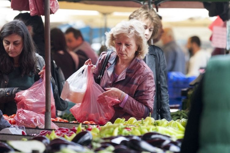 Αυτές είναι οι 6 τροφές που μας φτιάχνουν τη διάθεση