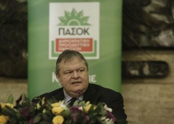 Βενιζέλος: Αποχωρώ από πρόεδρος, όχι από την πολιτική