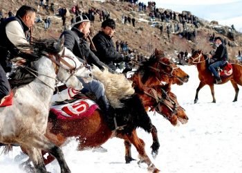 Οι 3οι Διεθνείς Ιππικοί Αγώνες σε Πάγο στο Αρνταχάν