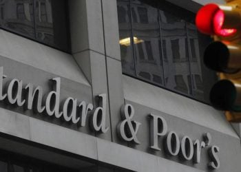 Ο οίκος S&P αναβάθμισε το μακροπρόθεσμο αξιόχρεο της Ελλάδας σε ΒΒ- από Β+ 4