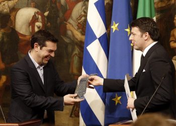 Ρέντσι: Η γραβάτα στον Τσίπρα από εμένα... (φωτο)