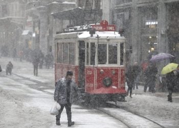 28 χρόνια είχε να δει τόσο χιόνι η Κωνσταντινούπολη! (φωτο-βίντεο)