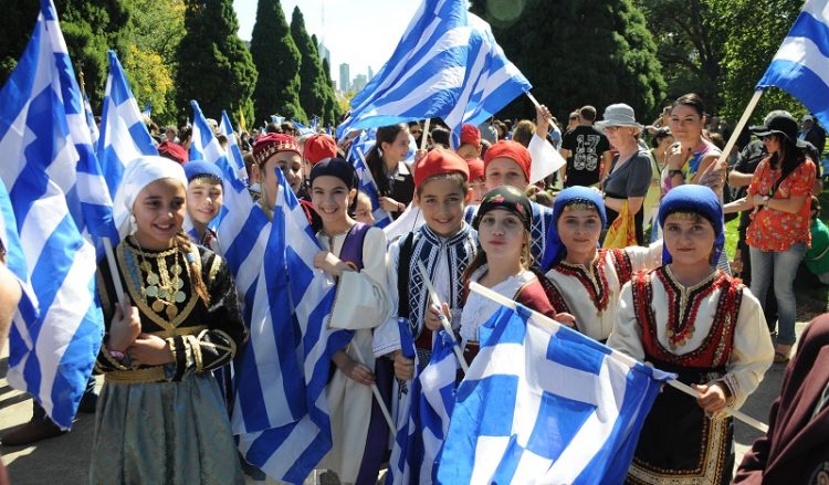 Πλημμύρισε στα γαλανόλευκα η Μελβούρνη!