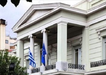 Το ΥΠΕΞ για την παρενόχληση ελικοπτέρου που Παναγιωτόπουλο και Φλώρο: Καλούμε την Τουρκία να εισέλθει στον 21ο αιώνα 2