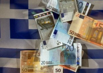 300 εκατ. ευρώ αποσύρθηκαν χθες από τις ελληνικές τράπεζες