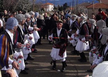 Είτε με φουστανέλες είτε με προβιές, οι Μωμόγεροι ξεσήκωσαν Βέροια και Κομοτηνή - Media Gallery