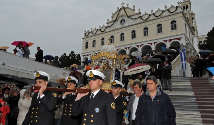 Τον Δεκαπενταύγουστο γιορτάζουν τα ελληνικά νησιά!