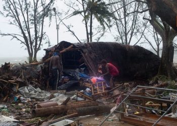 Τρομερή καταστροφή από τροπικό κυκλώνα στο Βανουάτου