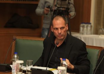 Βαρουφάκης: Βρώμικη λέξη το κούρεμα!