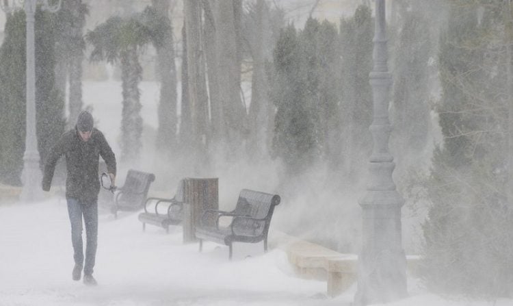 Χιονοθύελλες σαρώνουν τη Βουλγαρία – 800 περιοχές χωρίς ηλεκτρικό ρεύμα