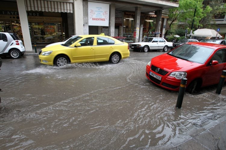 Βροχές και καταιγίδες έως την Τετάρτη