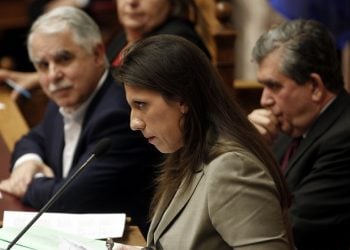 Κωνσταντοπούλου: Ο κάθε έφηβος χρωστά 40.000 ευρώ