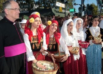 ​Συγκλονισμένος από την πίστη των Ελλήνων ο διάκονος που έφερε το λείψανο της Αγίας Βαρβάρας