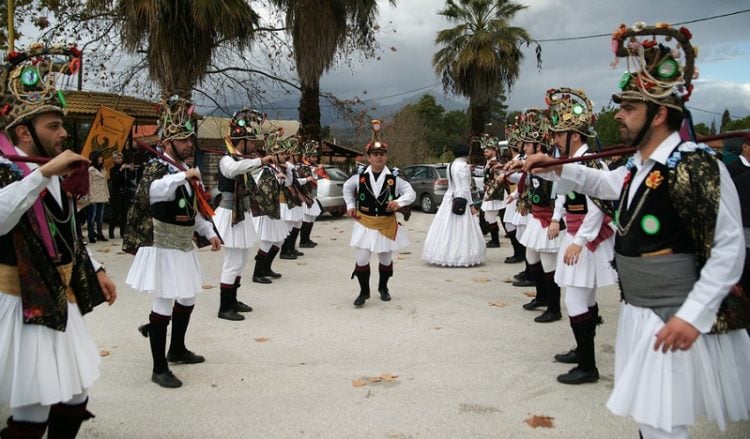 30 χρόνια δράσης γιορτάζουν οι «Μωμόγεροι»