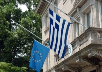 Η κυβέρνηση ζητά και τα αποθεματικά των πρεσβειών!