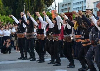 Ο πυρρίχιος τράνταξε το Σύνταγμα στην εκδήλωση για τη γενοκτονία (βίντεο-φωτο)