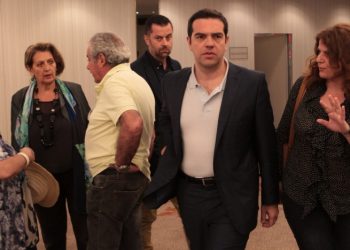 Νίκη Τσίπρα στα σημεία στην Κεντρική Επιτροπή