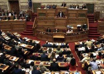 Δημοσκόπηση: Υπέρ ενός δημοψηφίσματος για το Σκοπιανό οι Έλληνες