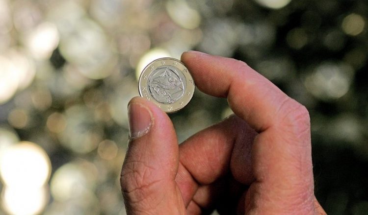 Το ψευδοκράτος εγκατελείπει την τουρκική λίρα και περνάει στο ευρώ