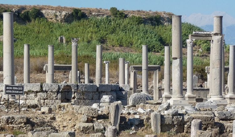 Υψώνονται ξανά οι πύργοι στην αρχαία Πέργη