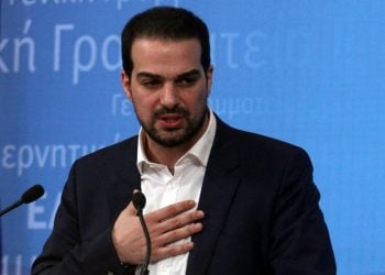 Η κυβέρνηση μιλά για προπαγάνδα και επιμένει στο «όχι»