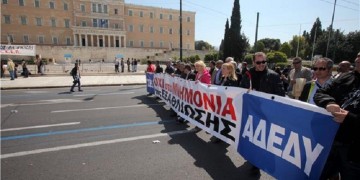 Σε απεργιακό κλοιό η χώρα σήμερα — Κατεβάζουν ρολά δημόσιος και ιδιωτικός τομέας