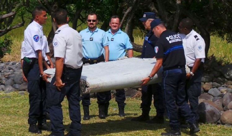 Νέα συντρίμμια βρέθηκαν στις ακτές του νησιού Ρεϊνιόν