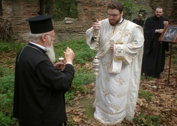 93 χρόνια μετά, πατριαρχική λειτουργία στην Κύζικο για τα Εννιάμερα της Παναγίας