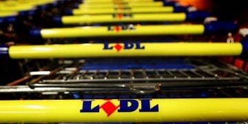 Η LIDL πέταξε τους σταυρούς των εκκλησιών της Σαντορίνης από συσκευασίες!