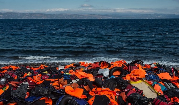 Πώληση σωσιβίων, η επικερδής επιχείρηση στη Σμύρνη!