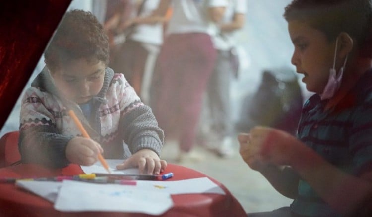 Χαμόγελα στα προσφυγόπουλα θα προσφέρουν ηθοποιοί του ΚΘΒΕ